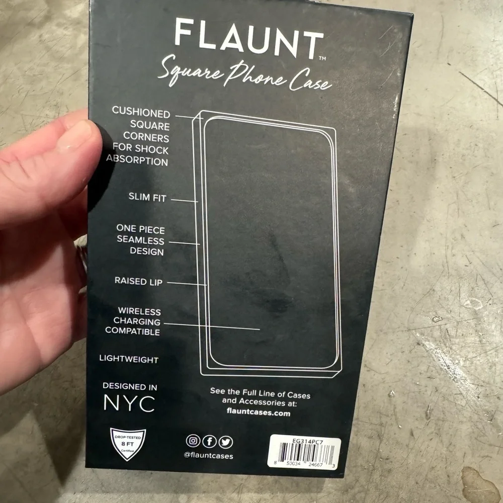 FLAUNT squared corners iPhone case🤩EUC🤩fun color, soft yet protective-see pic: